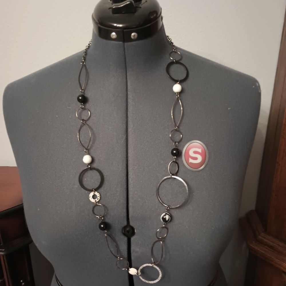 DELETING SOON! long vintage beaded necklace metal shape cutout
